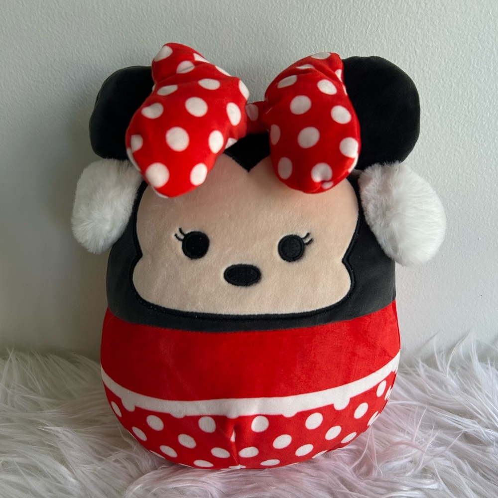 Winter Minnie Squishmallow